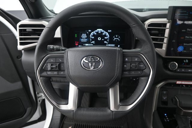 Used 2025 Toyota Tundra Limited AWD/4WD image 5