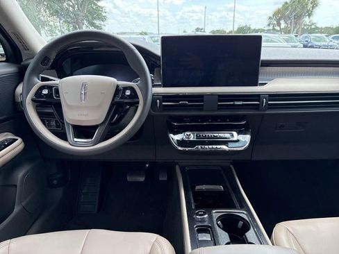Used 2023 Lincoln Corsair FWD image 10