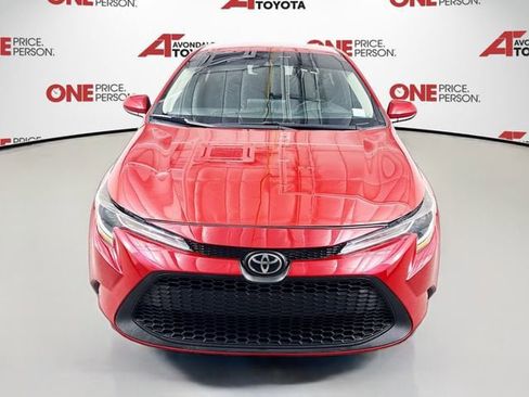 Used 2021 Toyota Corolla LE FWD image 2