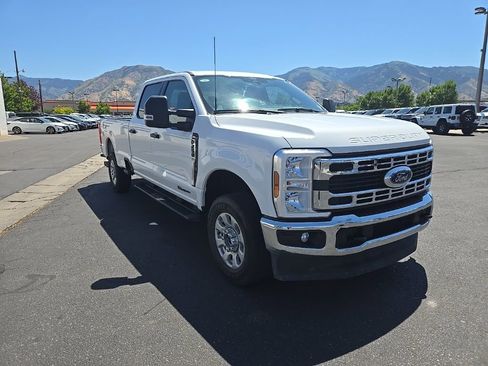 Used 2024 Ford F250 XLT image 3