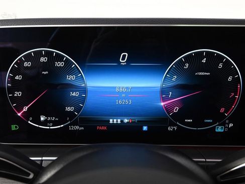 Used 2025 Mercedes-Benz GLE 350 4MATIC image 25