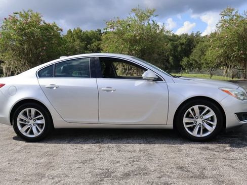 Used 2016 Buick Regal FWD image 10