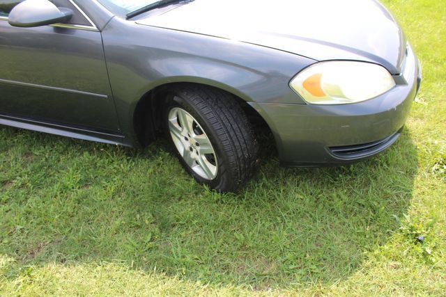 Used 2010 Chevrolet Impala LS FWD image 4