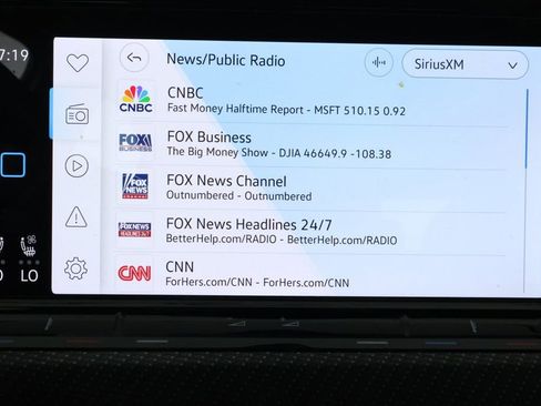 Used 2022 Volkswagen Golf R image 16