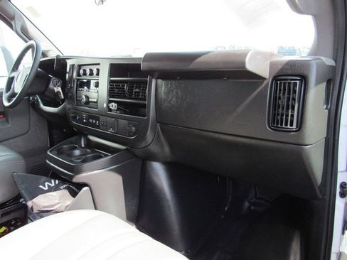 Used 2024 Chevrolet Express 3500 w/ Power Convenience Package RWD image 15