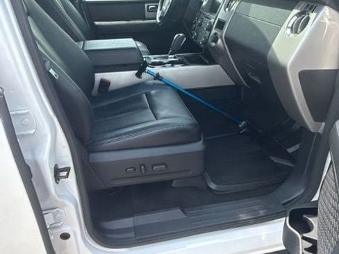 Used 2017 Ford Expedition Limited w/ Equipment Group 301A AWD/4WD image 39
