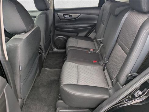 Used 2019 Nissan Rogue SV AWD/4WD image 17