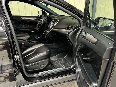 Used 2019 Lincoln MKC Premiere image 14