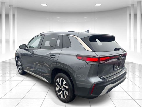 Certified 2025 Volkswagen Tiguan S AWD/4WD image 7