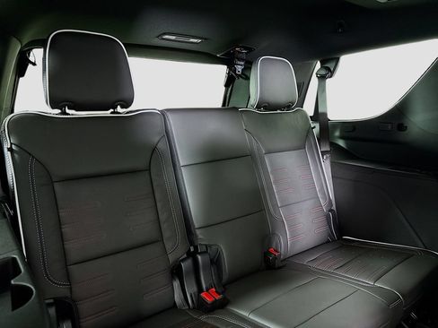 New 2026 GMC Yukon AT4 Ultimate w/ LPO, Floor Liner Package AWD/4WD image 29