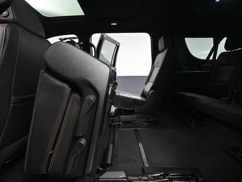 Used 2023 Chevrolet Suburban RST AWD/4WD image 36