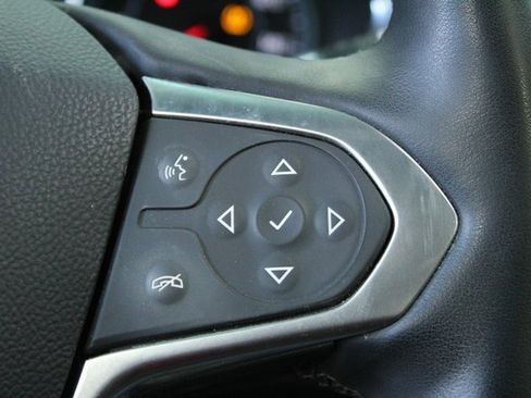 Used 2023 Chevrolet Traverse RS image 24