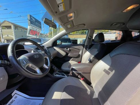 Used 2013 Hyundai Tucson GLS image 25