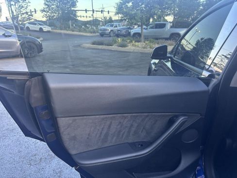 Used 2023 Tesla Model Y Long Range AWD/4WD image 14