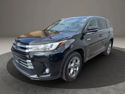 Used 2017 Toyota Highlander Limited Platinum