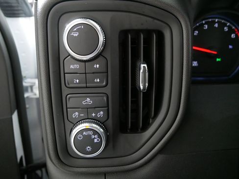 Used 2024 GMC Sierra 1500 Pro w/ Pro Value Package image 26