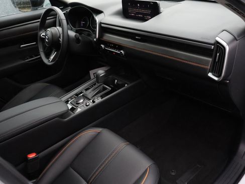 Used 2025 MAZDA CX-50 AWD 2.5 Hybrid w/ Premium Pkg image 8