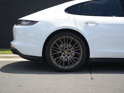 Certified 2023 Porsche Panamera Platinum Edition RWD image 40