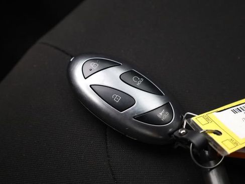 Used 2025 Hyundai Elantra SEL FWD image 24