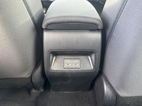 Used 2023 Toyota Corolla LE image 12