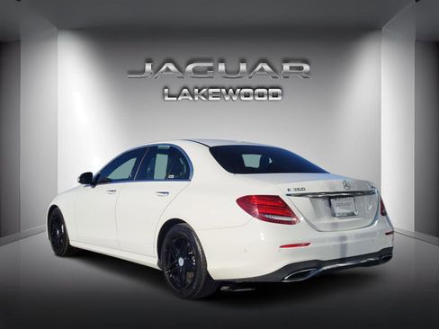 Used 2017 Mercedes-Benz E 300 4MATIC image 3