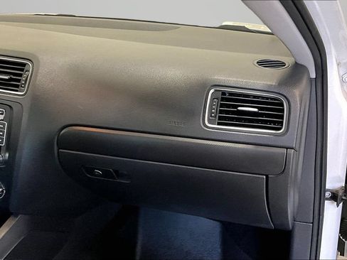 Used 2012 Volkswagen Jetta SE FWD image 23