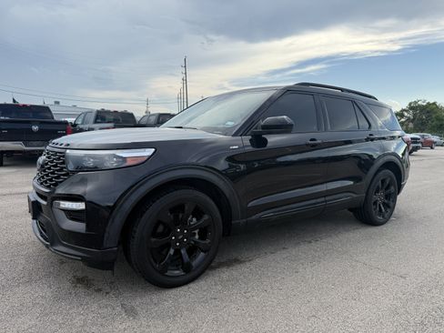 Used 2023 Ford Explorer ST-Line w/ Class IV Trailer Tow Package RWD image 4