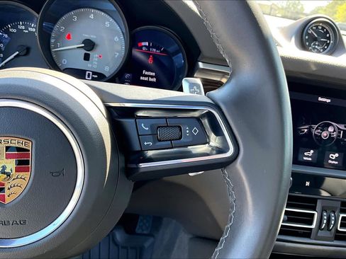 Used 2022 Porsche Macan S image 24