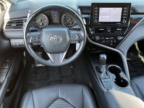 Used 2023 Toyota Camry SE image 10