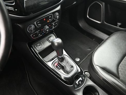 Used 2021 Jeep Compass Latitude image 18