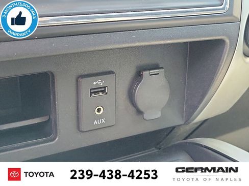 Used 2018 Nissan Titan SV w/ SV Convenience Package RWD image 33