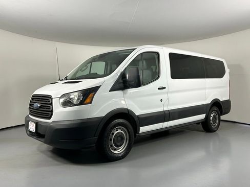 Used 2018 Ford Transit 150 XL image 3