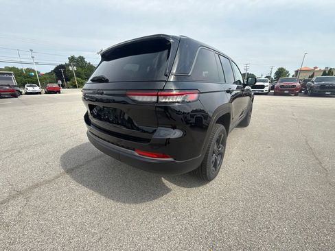 New 2026 Jeep Grand Cherokee Limited w/ Limited Altitude Package AWD/4WD image 5
