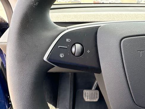 Used 2026 Tesla Model Y AWD image 12
