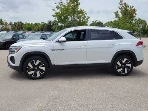 Used 2024 Volkswagen Atlas Cross Sport SEL AWD/4WD image 4