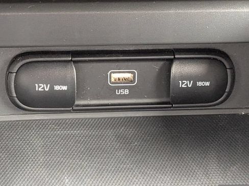 Certified 2025 Kia Soul LX w/ LX Technology Package FWD image 20
