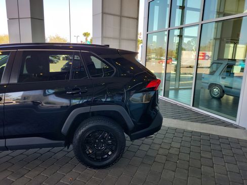 Used 2021 Toyota RAV4 XLE image 4