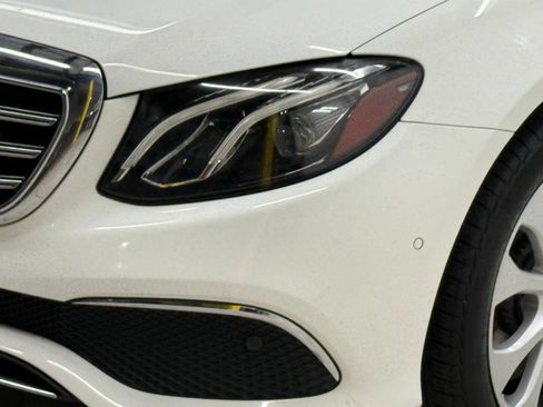 Used 2017 Mercedes-Benz E 300 4MATIC image 4