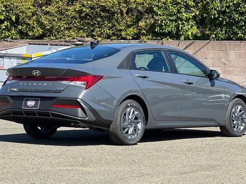 New 2026 Hyundai Elantra Blue FWD image 6