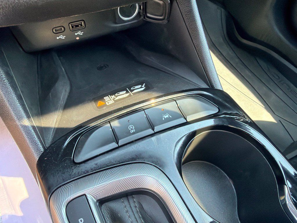 Used 2025 Buick Envista Sport Touring w/ Convenience I Package FWD image 32