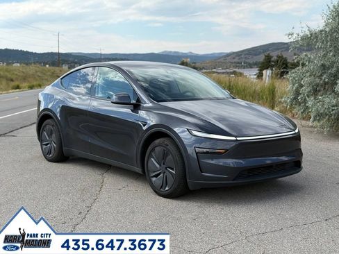 Used 2026 Tesla Model Y AWD image 7