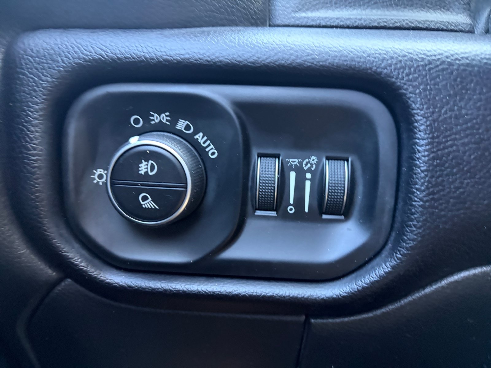 Used 2021 RAM 3500 Laramie w/ Safety Group AWD/4WD image 30