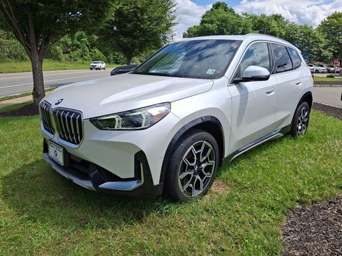 Used 2025 BMW X1 xDrive28i w/ Convenience Package AWD/4WD image 3
