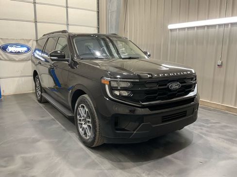 Used 2025 Ford Expedition Active image 1