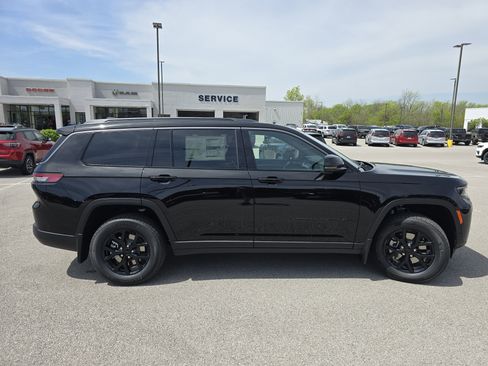 New 2026 Jeep Grand Cherokee L 4WD image 17