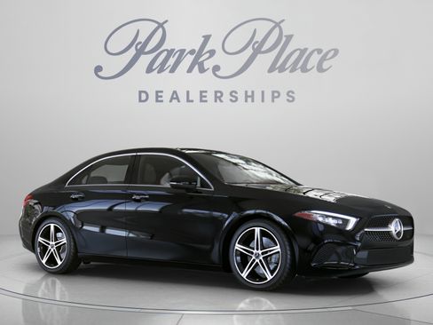 Used 2022 Mercedes-Benz A 220 image 32