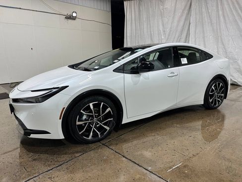 New 2026 Toyota Prius Plug-In Hybrid w/ Limited Premium Package FWD image 10