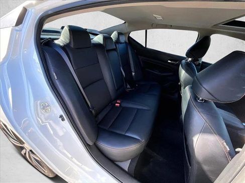 Used 2020 Nissan Altima 2.5 SR w/ Premium Package image 29