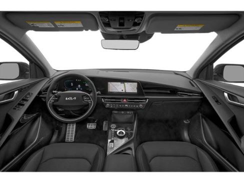 Used 2023 Kia Niro SX Touring image 12