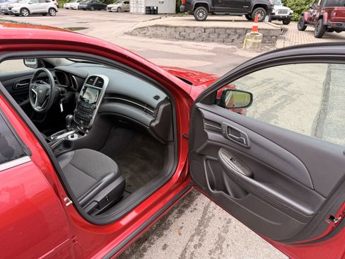 Used 2014 Chevrolet Malibu LT FWD image 15